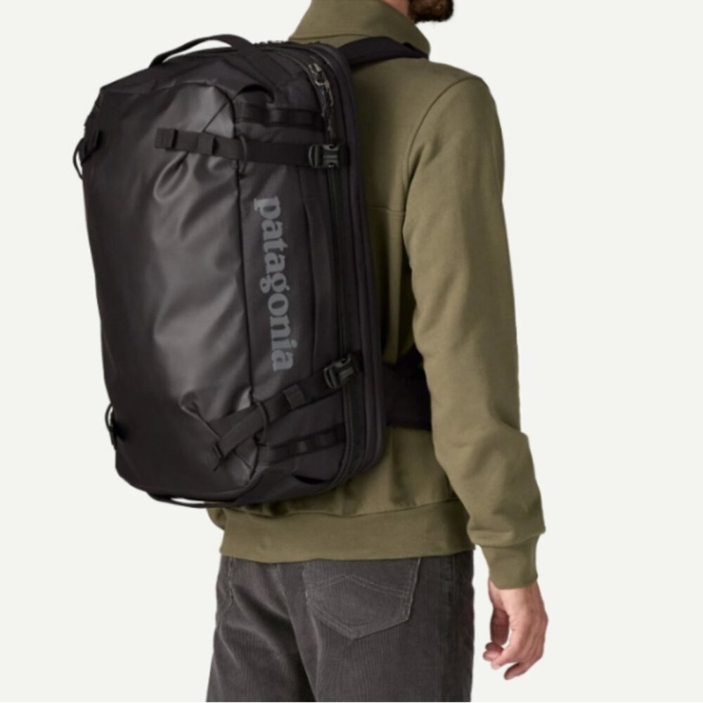 SOLDPatagonia black hole MLC pack 45L bag convertible backpack suitcase NWT
